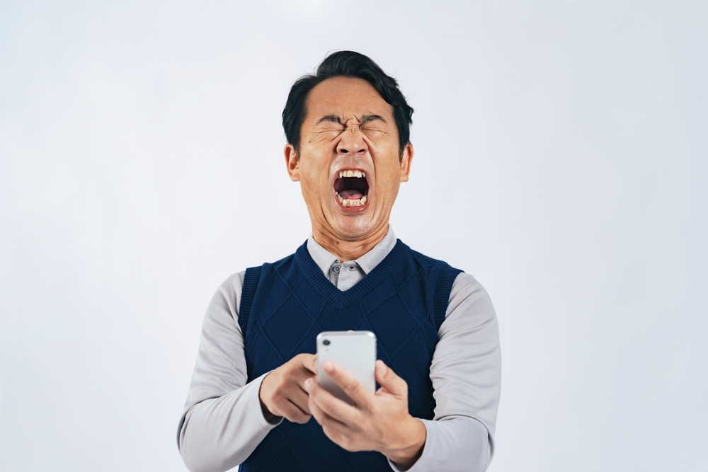 Understanding and Managing Anger Arising from Gambling Losses angry gamer